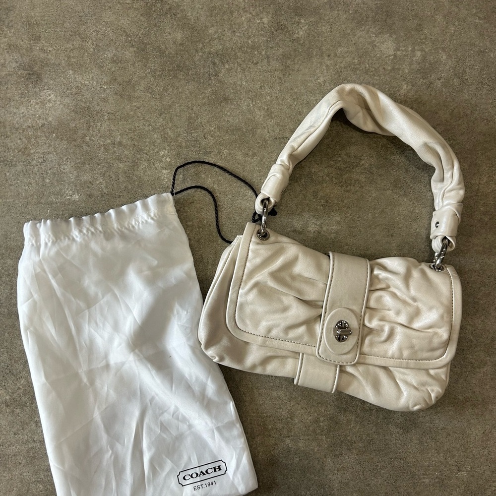 Coach Off-White Leather Shoulder Bag